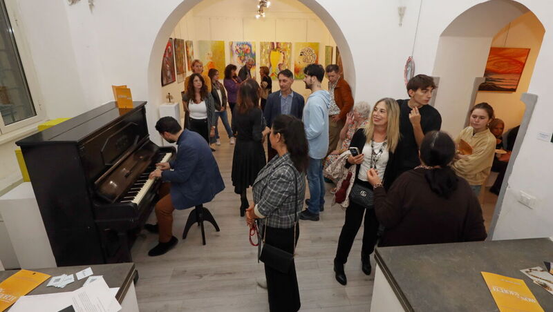Contemporary Art, Bild malen, Kunstausstellung, Vernissage, Silvia Lehmann, Acryl malen, Auftragsmalen, Bild im Auftrag malen, expressiv, RAW, Rome Art Week